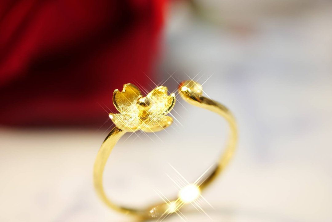 黄金戒指-四叶草艺术花戒-戒指 - 戒指 - 24k 金 金色