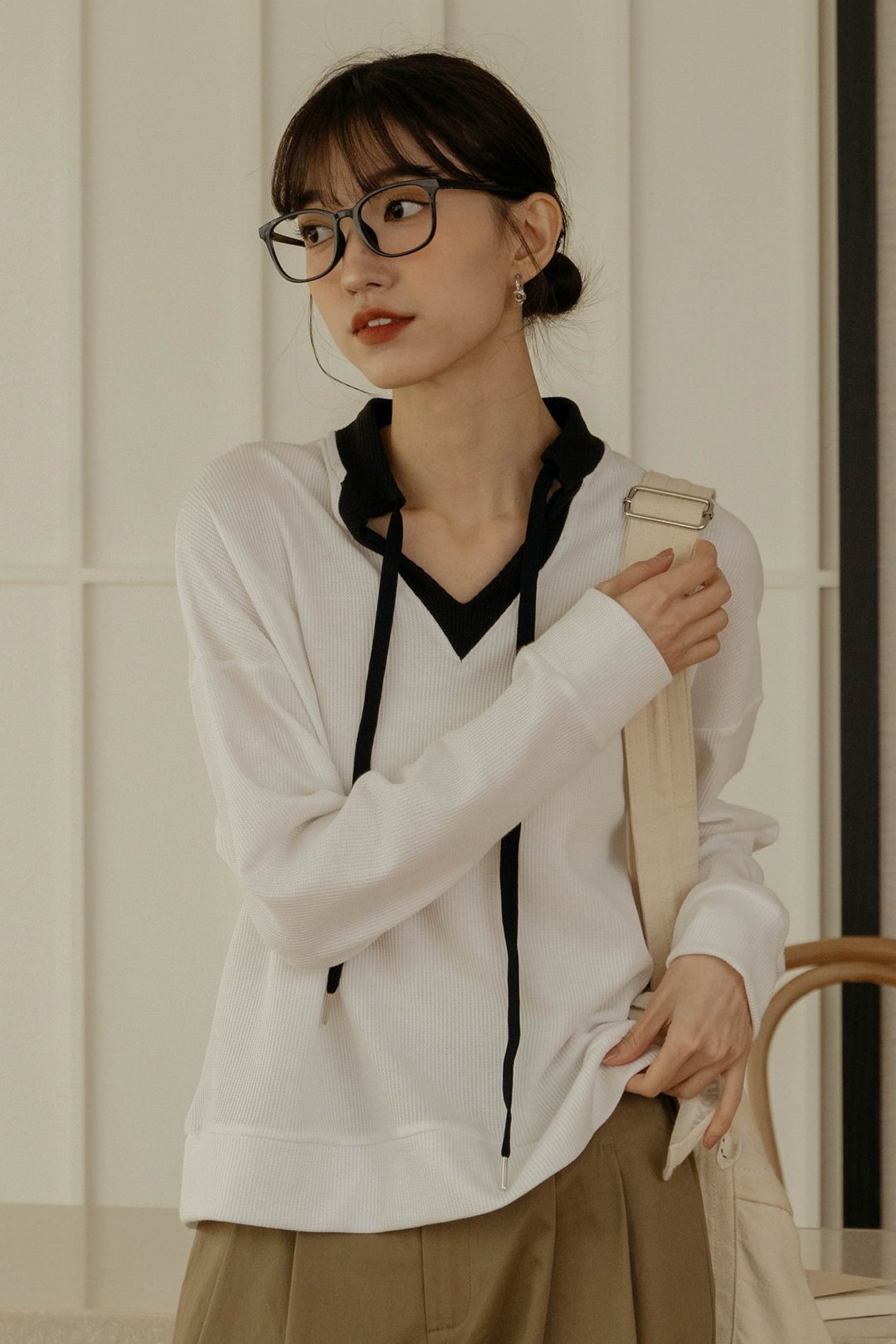 V领拼接绑带松饼格上衣(白) - 女装上衣 - 棉 白色