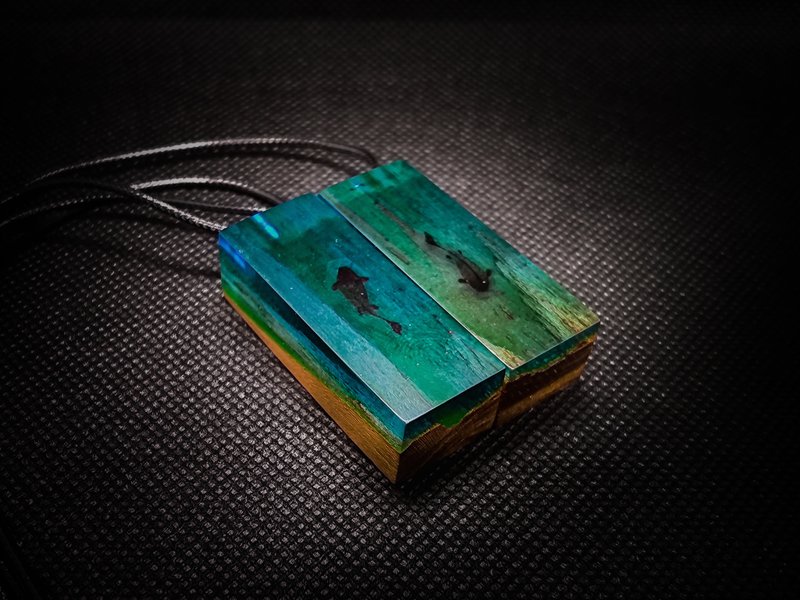 小锦鲤吊坠 - 项链 - 木头 多色