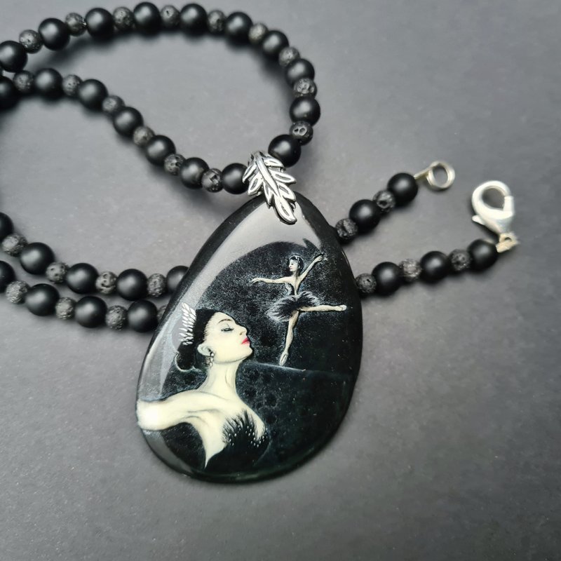 Necklace ballerina black swan Oil painting Miniature on agate One of a kind - 项链 - 石头 黑色