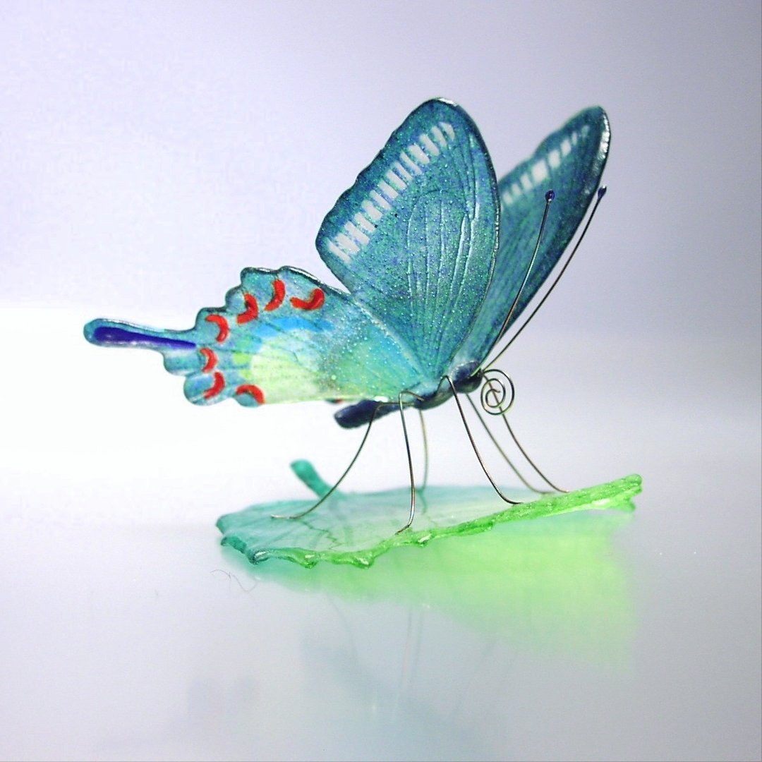 Glass butterfly Chinese peacock butterfly on leaf - 摆饰 - 玻璃 绿色