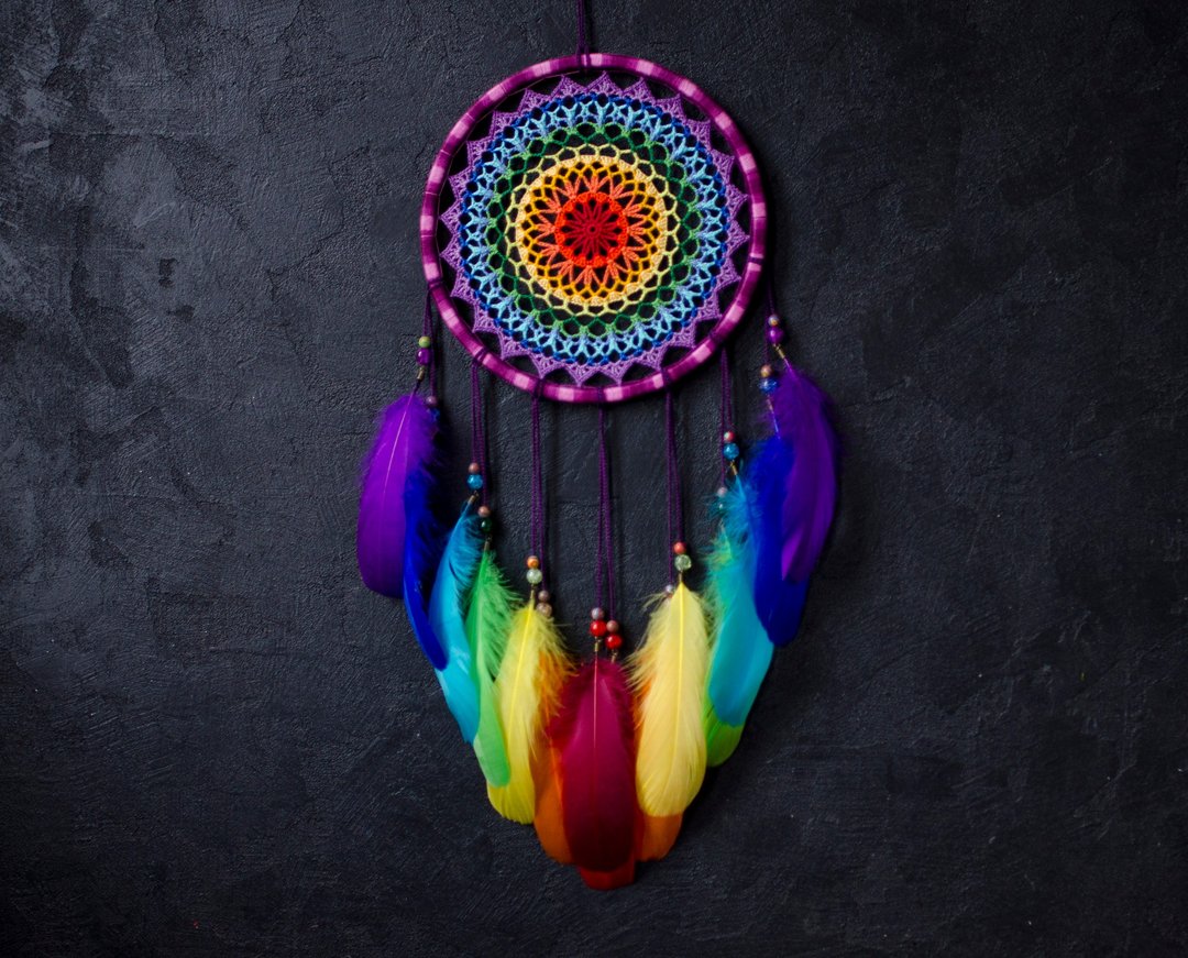 Rainbow mandala dreamcatcher Crochet doily wall hanging decor ตาข่ายดักฝันสีรุ้ง - 墙贴/壁贴 - 绣线 多色