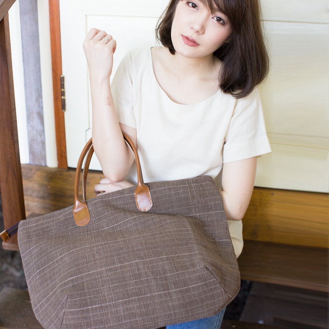 Oversize Sweet Journey Bags Handwoven and Botanical Dyed Cotton Brown Color - 手提包/手提袋 - 棉 咖啡色