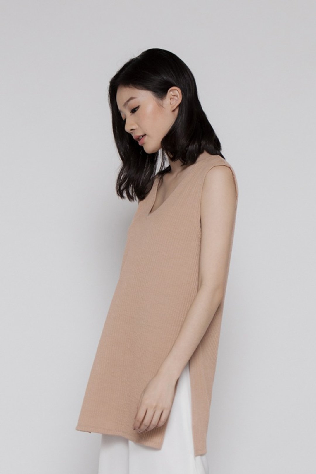 沉静冥想V领长版无袖上衣 Peaceful Mind V Neck Sleeveless Top - 女装上衣 - 聚酯纤维 多色