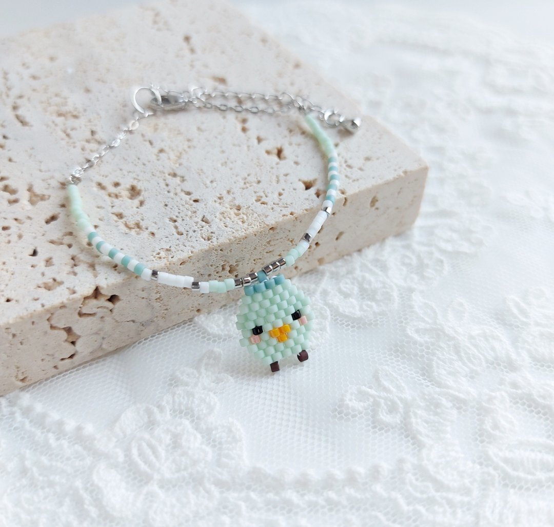 Little Bird bead bracelet in mint green (Length 6 in. + 2 extension chain) - 手链/手环 - 贵金属 白色