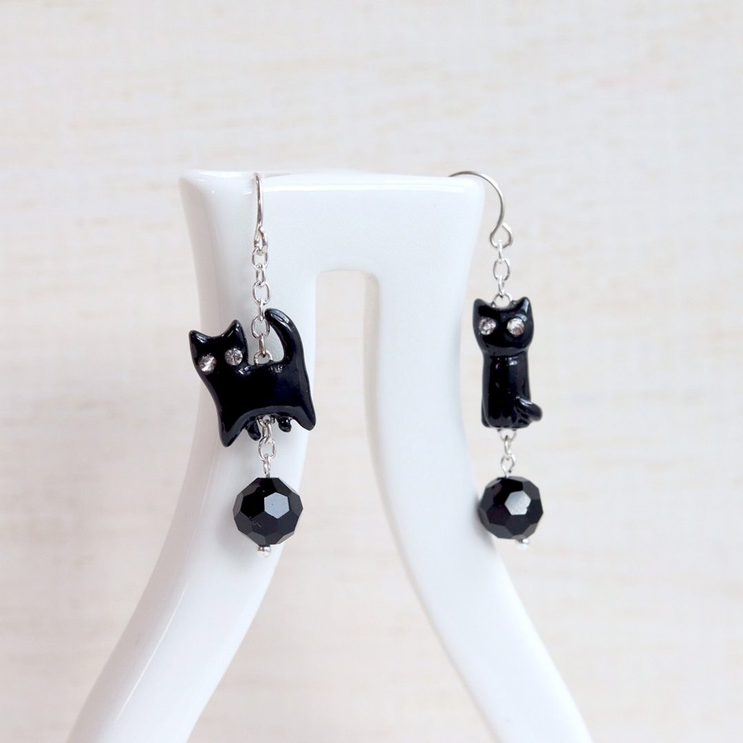 Black Cat Earrings, Dangle & Drop Earrings, cat sculpture, cat lover gifts - 耳环/耳夹 - 粘土 黑色