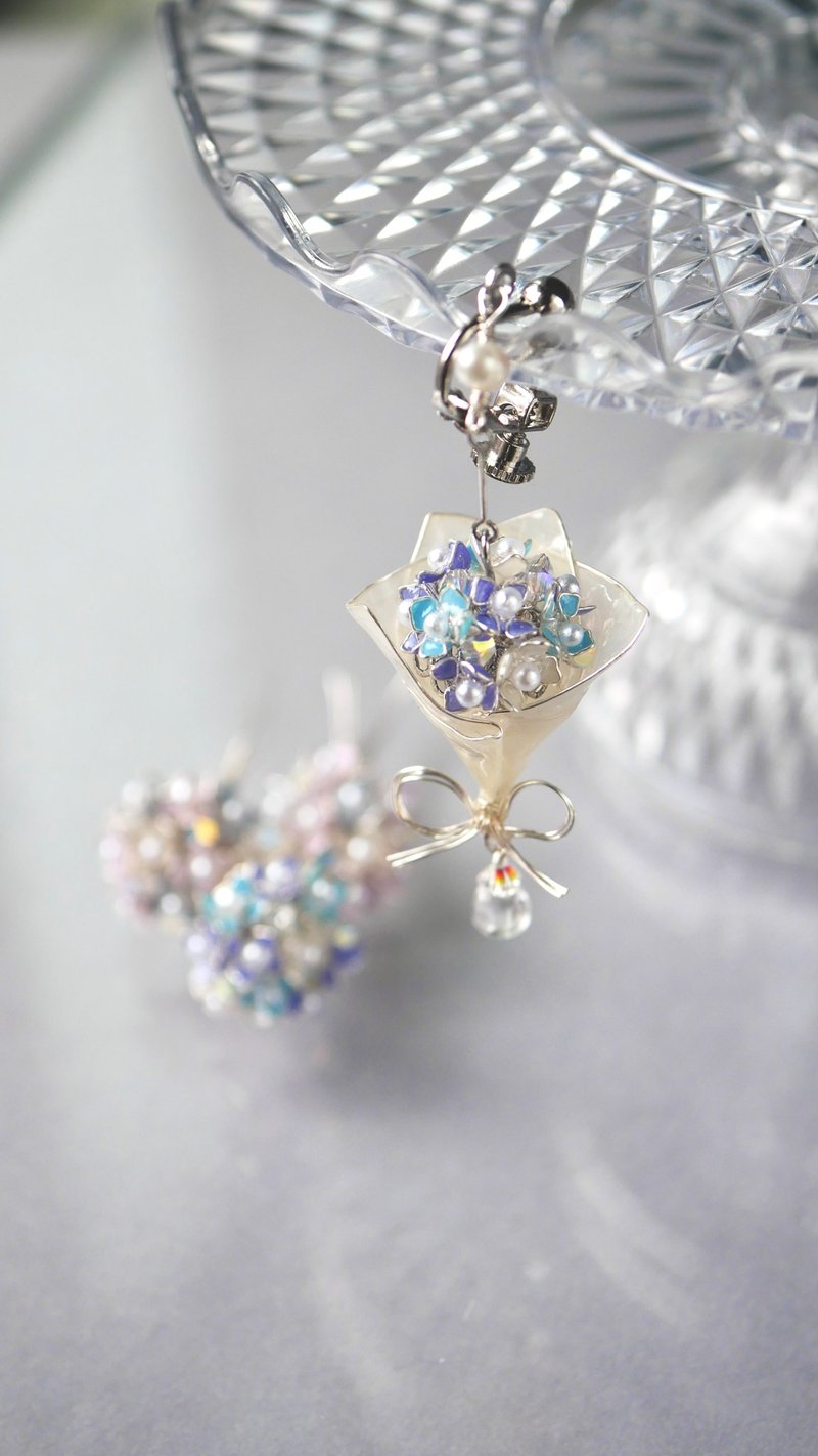hydrangea bouquet earring - 耳环/耳夹 - 其他材质 蓝色