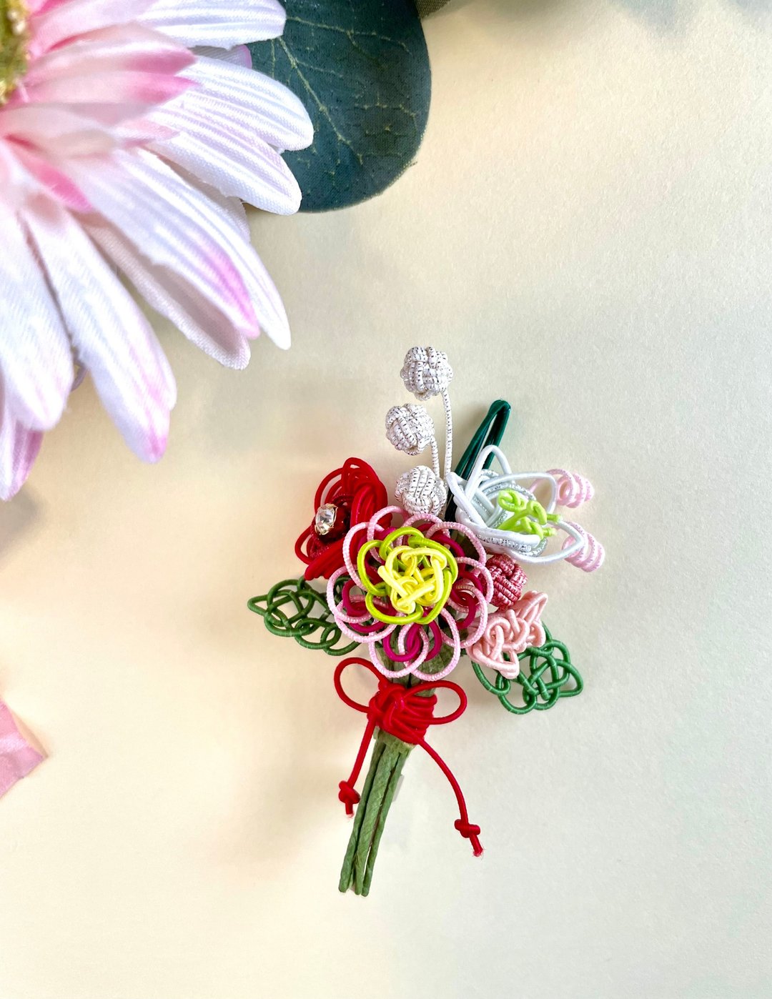 带水印花束的胸花 - 胸花/手腕花 - 纸 多色