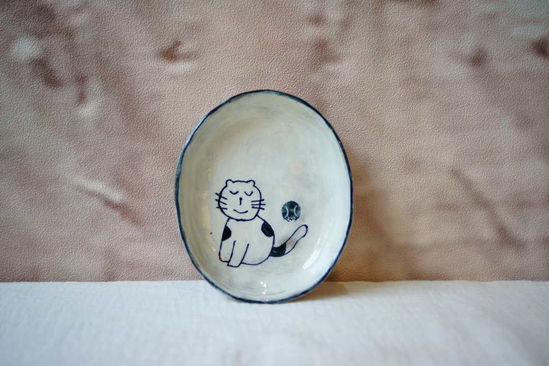 手捏粉引小碟  喵咪 L12cm 椭圆小皿 点心盘 饰物盘 - 盘子/餐盘/盘架 - 陶 蓝色