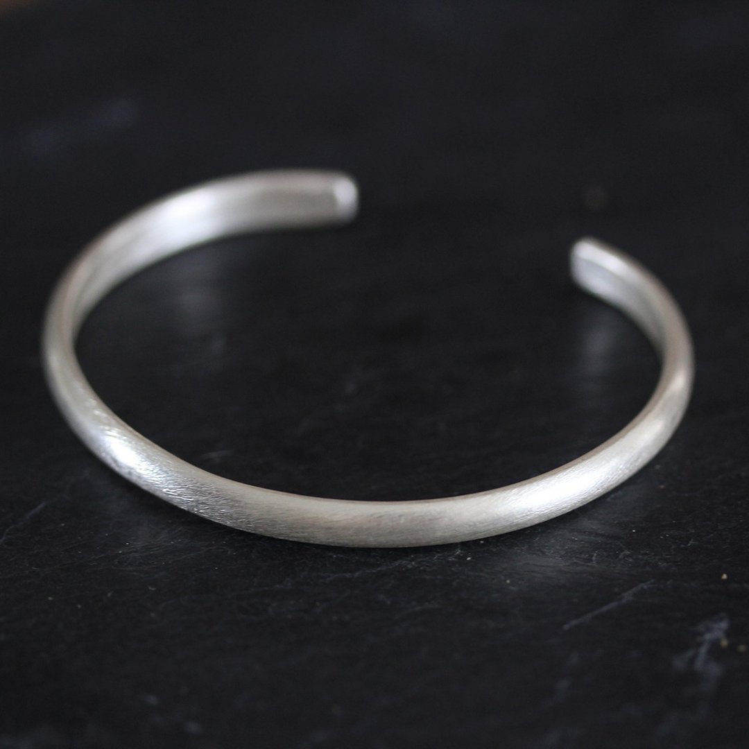 Half-round silver wire profile simple silver open bangle (B0064) - 手链/手环 - 银 银色
