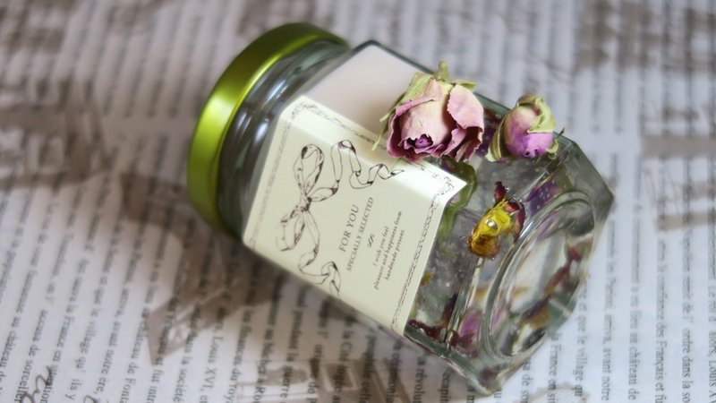 小巴黎玫瑰花园・天然花草香氛大豆晶冻蜡烛瓶100g - 蜡烛/烛台 - 蜡 红色