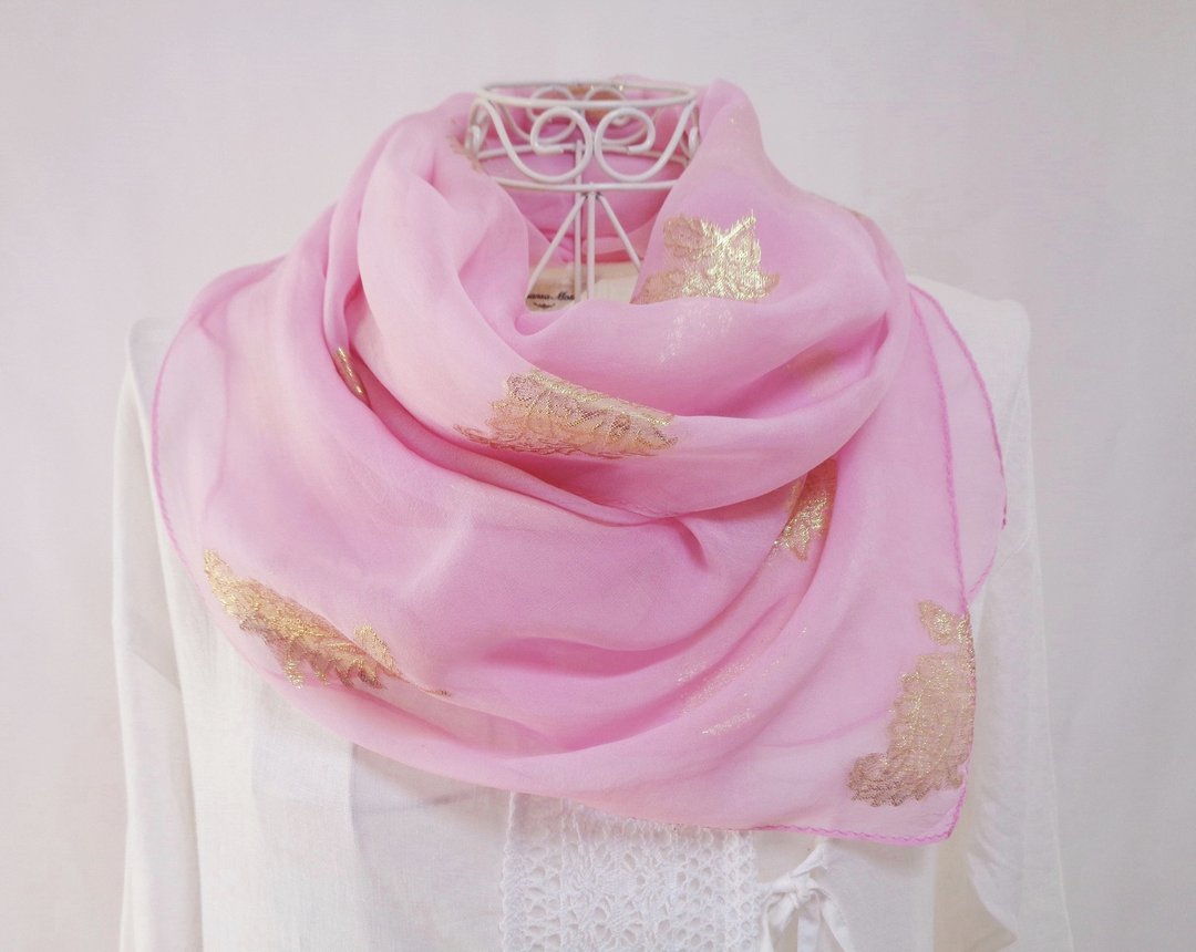 Silk, chiffon, gold lame, autumn cherry color, cochineal dyeing, long stole - 围巾/披肩 - 丝．绢 粉红色
