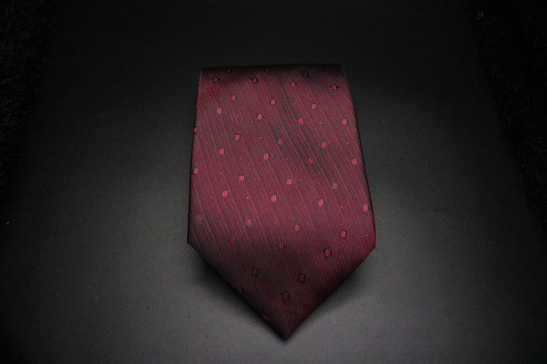 紅色小閃電真絲領帶/百搭休閒necktie - 领带/领带夹 - 丝．绢 红色