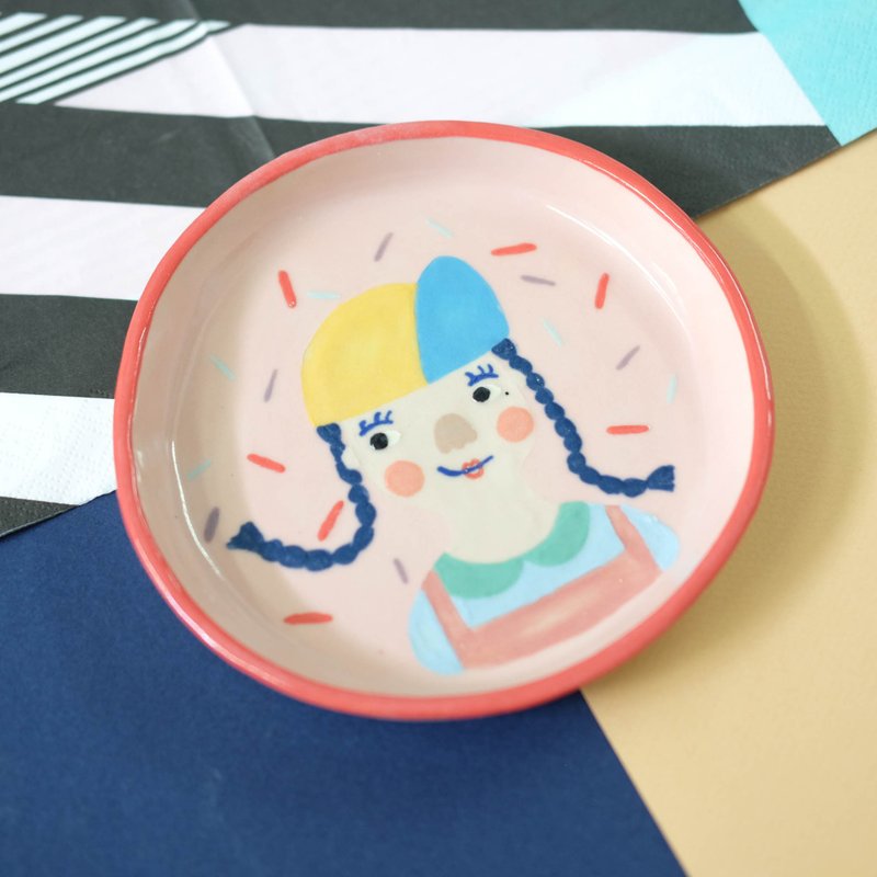 A GIRL DISH - 浅碟/小碟子 - 陶 粉红色