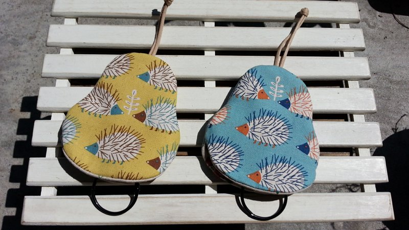 多多刺猬 梨型钥匙包【K170626】 - 钥匙链/钥匙包 - 棉．麻 多色