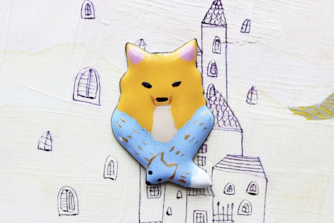 enamel brooch "a muffler of the fox" - 胸针 - 其他材质 橘色