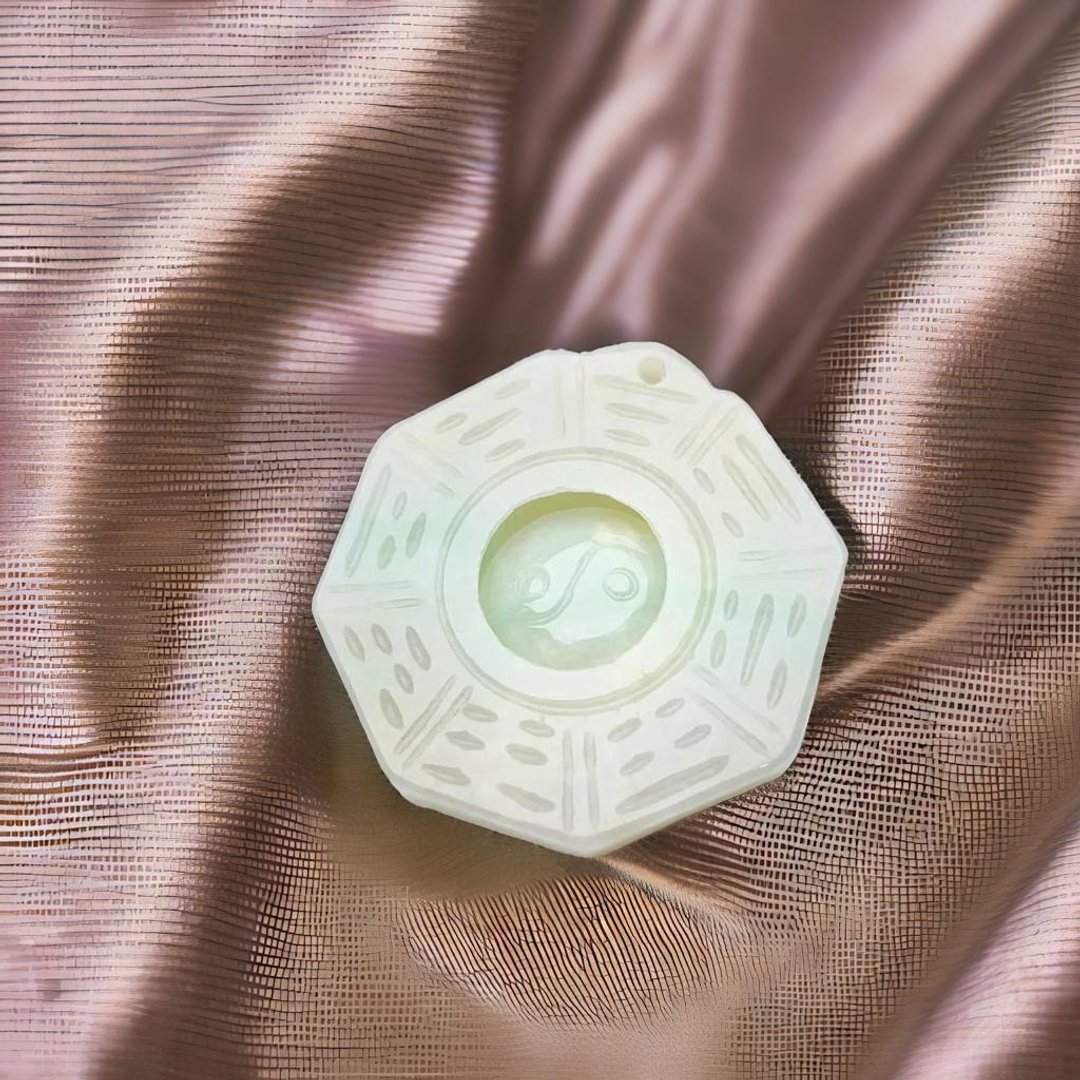【干坤太极】飘绿花翡翠八卦吊坠 | 天然A货翡翠 | 送礼 - 吊饰 - 玉石 绿色