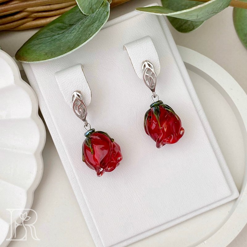 Burgundy Beauty: Customized Silver Dangle Earrings with Red Glass Flower - 耳环/耳夹 - 纯银 红色