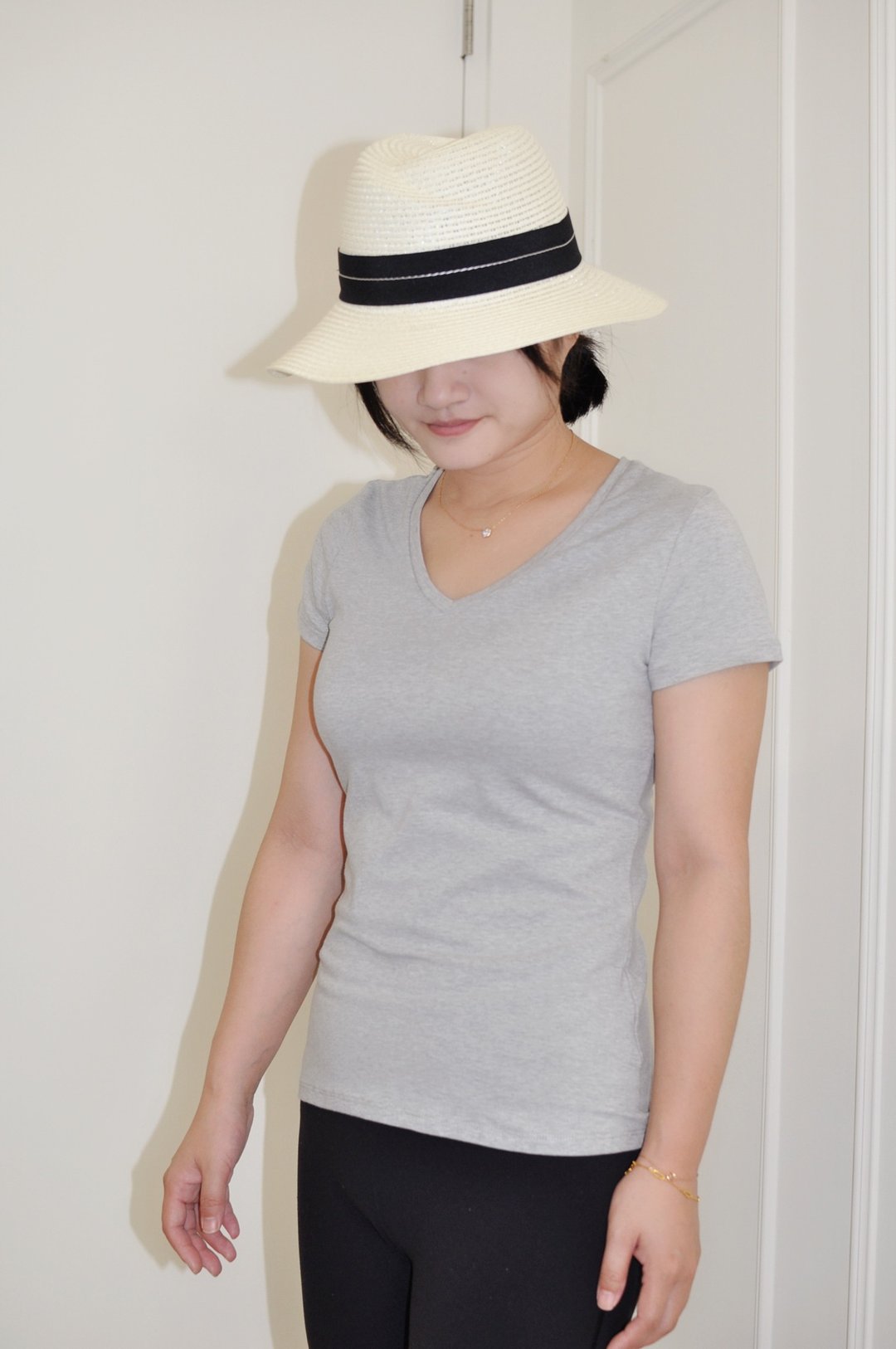 Flat 135 X 台湾设计师系列 100%棉质弹性V领短版T-shirt MIT - 女装 T 恤 - 棉 白色