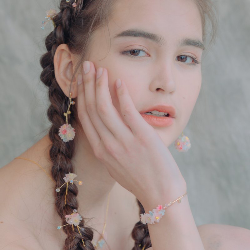 Pamycarie 两周年樱花限定版手造树脂黏土日樱花束镀金手镯 - 手链/手环 - 粘土 粉红色