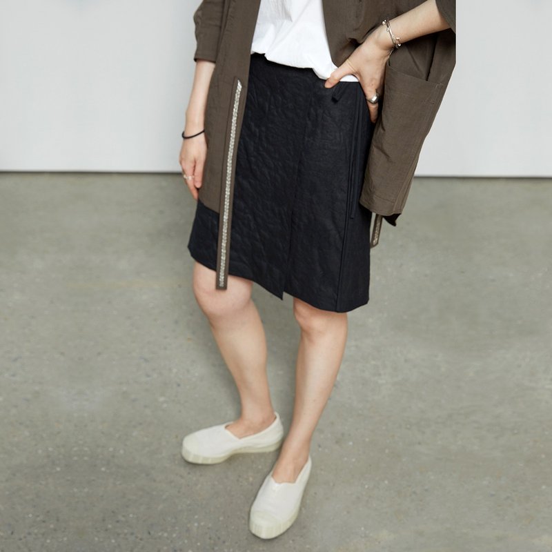 黑色重磅提花绢丝莨绸香云纱围裹式百搭短半身裙 杲果GAOGUO - 裙子 - 丝．绢 黑色