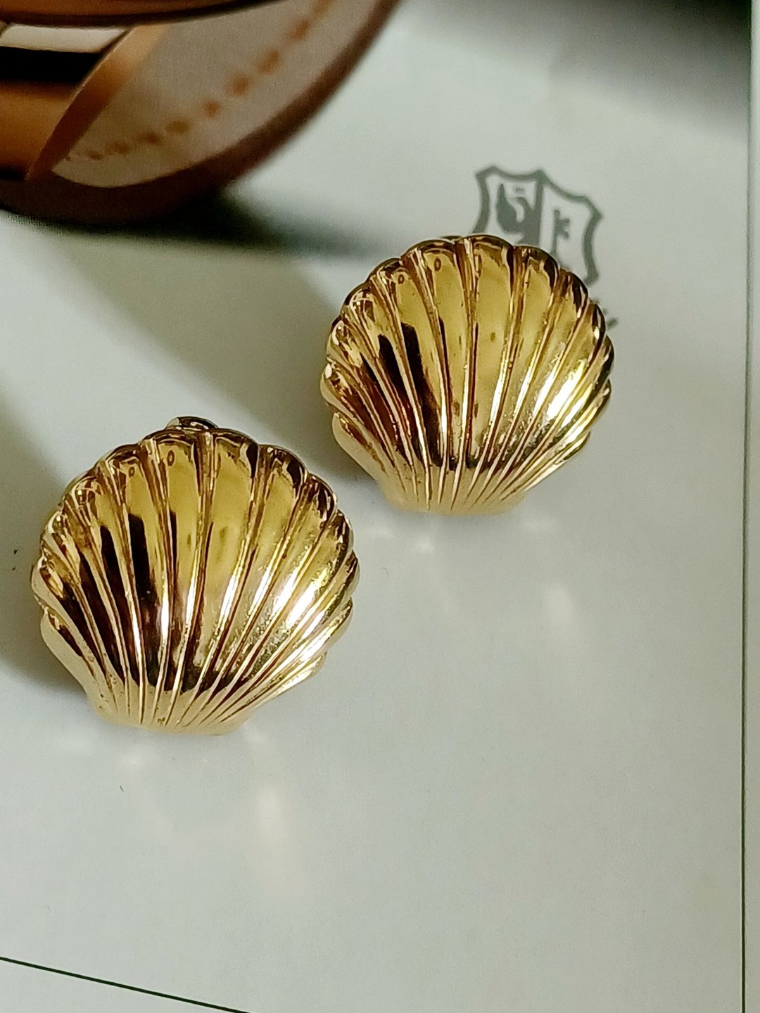 vintage jewelry  经典金色小贝壳 夹式耳环 - 耳环/耳夹 - 其他金属 