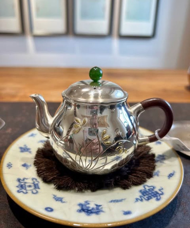 尚幀品大師系列 寸彥同大師手造 幽蘭小銀壺 160cc - 茶具/茶杯 - 纯银 