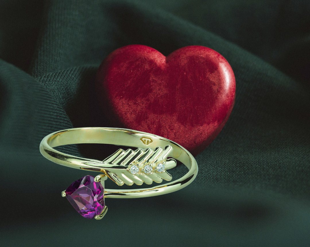 14k gold ring with heart garnet - heart and arrow gold ring - 戒指 - 贵金属 金色