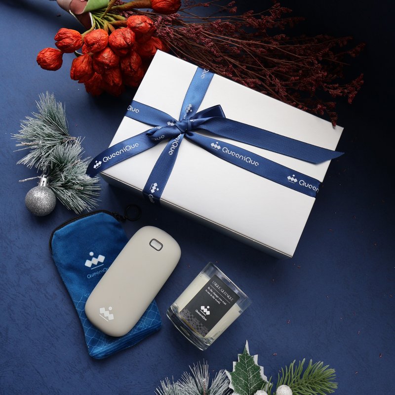 【QueeniQue】冬日微光礼盒- 香氛蜡烛 × 暖手宝/圣诞礼物 - 蜡烛/烛台 - 其他材质 