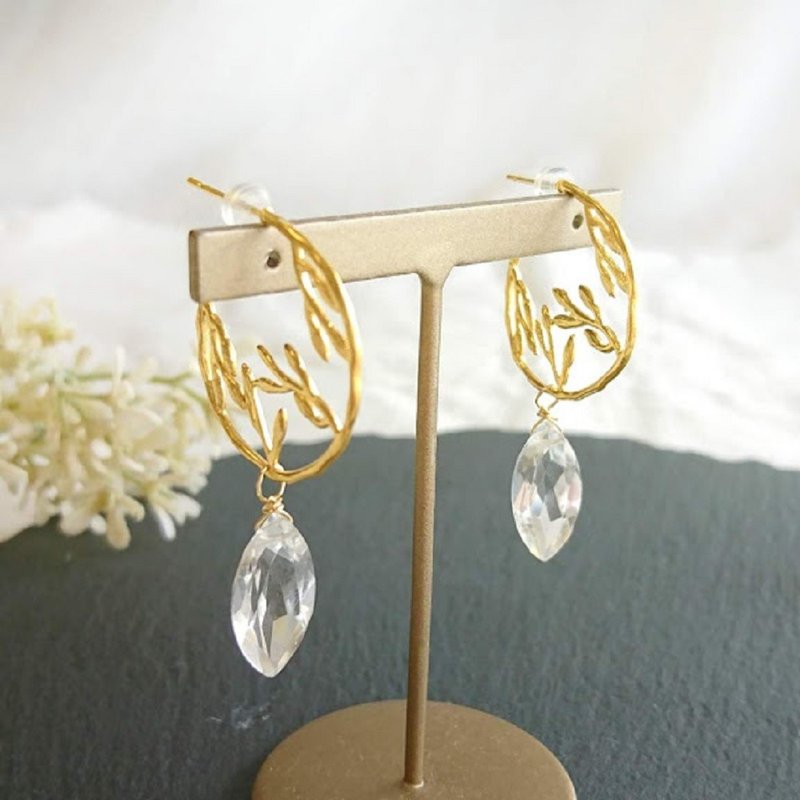 Twig and crystal hoop earrings - 耳环/耳夹 - 水晶 金色
