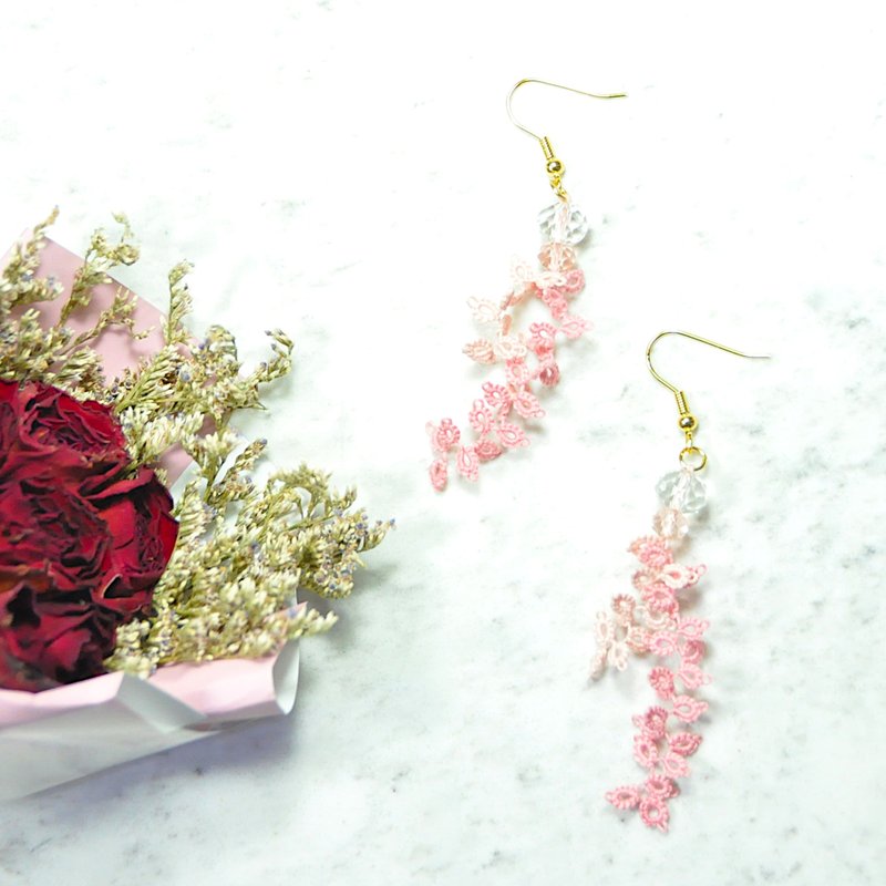 【订制】珊瑚藤花 耳环 Tatting Wisteria Flower Earrings - 耳环/耳夹 - 绣线 粉红色