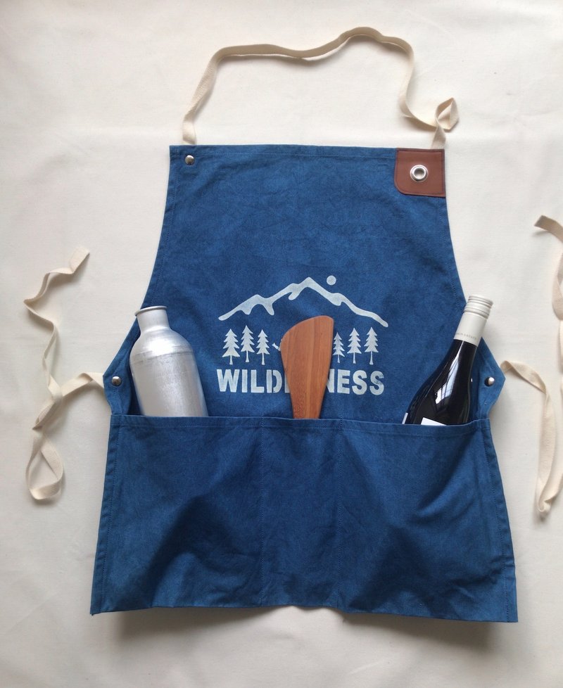 Hand-dyed WILDERNESS WORK APRON 10oz CANVAS SIZE-L Indigo dyed indigo dyed in Japan - 围裙 - 棉．麻 蓝色