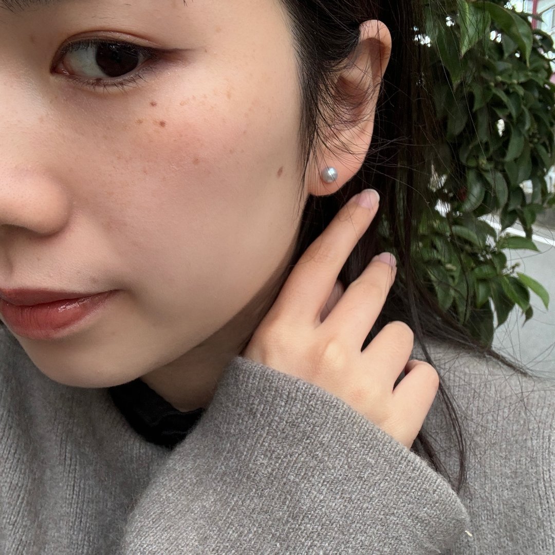 淡水珍珠耳钉 6mm 10K 金 银色紫光 - 耳环/耳夹 - 珍珠 银色