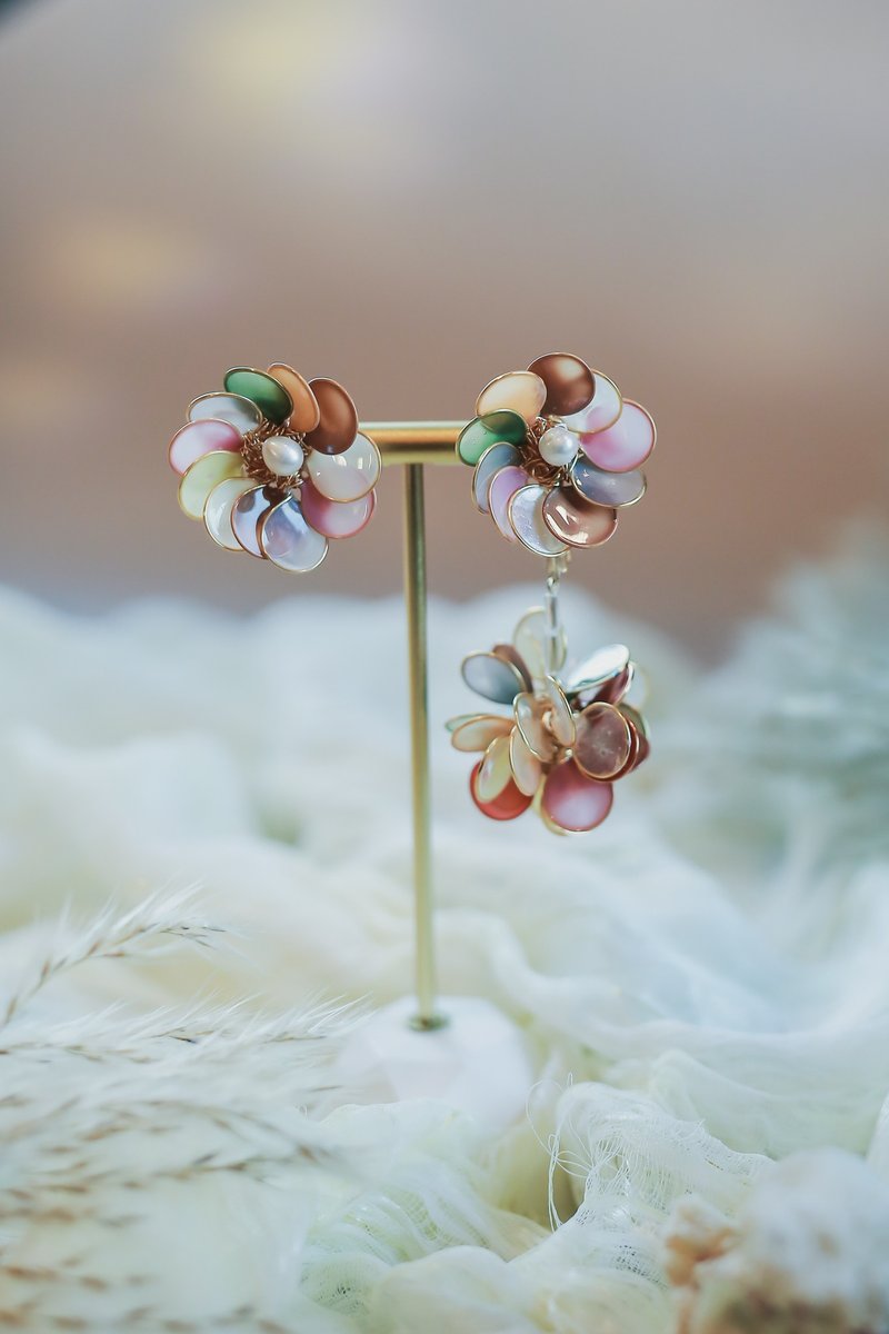 童心乐园 彩色缤纷水晶花树脂花球耳环 不对称耳针耳夹 - 耳环/耳夹 - 树脂 多色