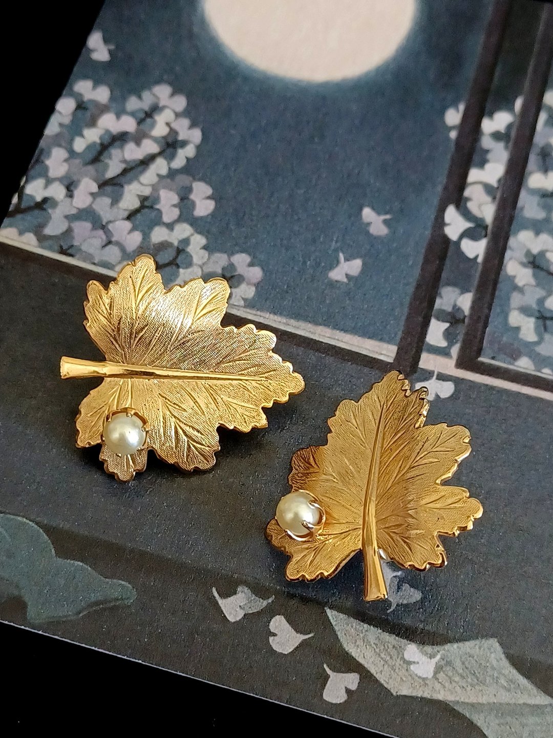 vintage jewelry SARAH COV 金色枫叶珍珠 夹式耳环 - 耳环/耳夹 - 其他金属 