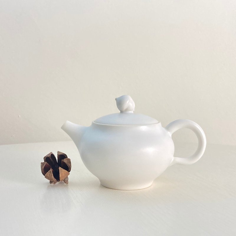 【茶具】白瓷小茶壶100ml－橡实钮盖 - 茶具/茶杯 - 瓷 白色
