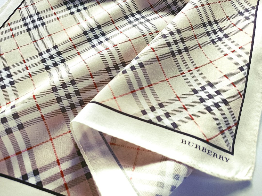 Burberry 复古手帕 口袋巾 米色格纹 20 x 20 英寸 - 手帕/方巾 - 棉 卡其色