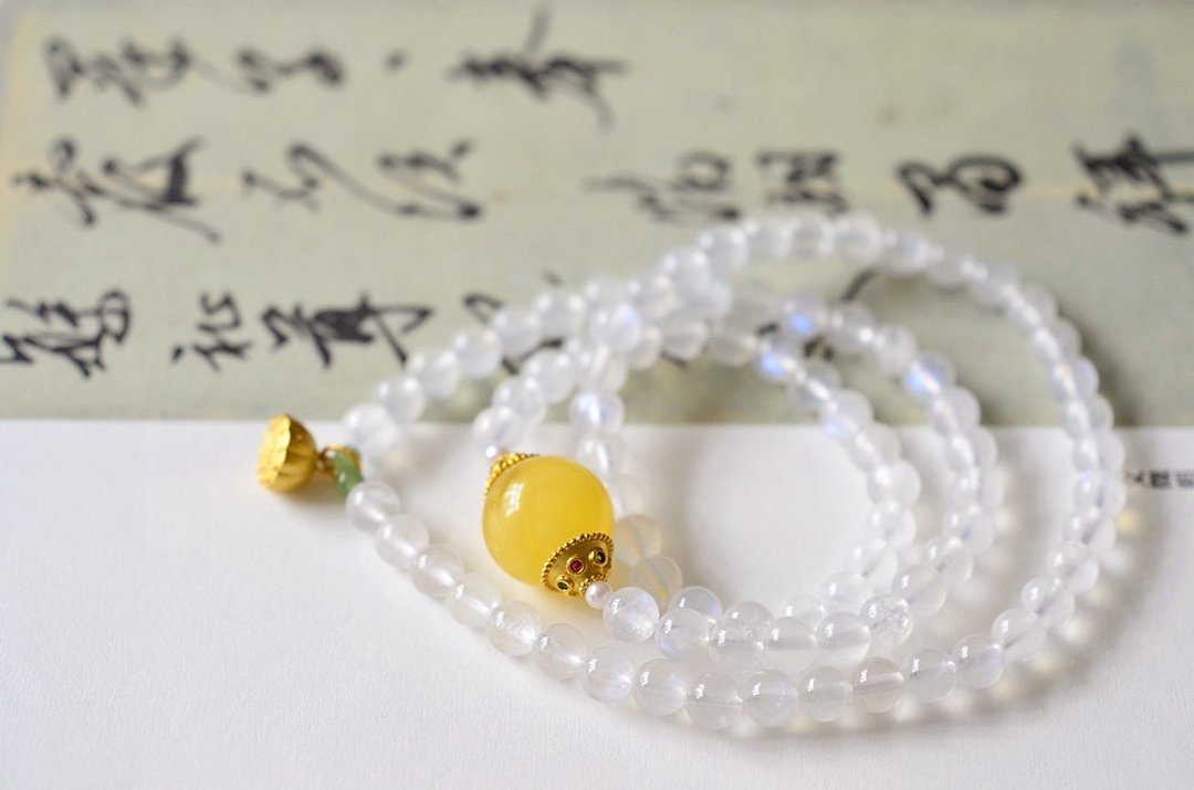 6mm天然原矿冰蓝月光石 天然蜜蜡碧玉设计多圈手串项链s - 手链/手环 - 水晶 白色