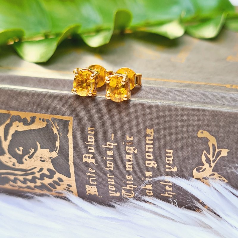 天然黄色蓝宝石尺寸 4×5 毫米 9K黄金耳钉 - 耳环/耳夹 - 宝石 金色