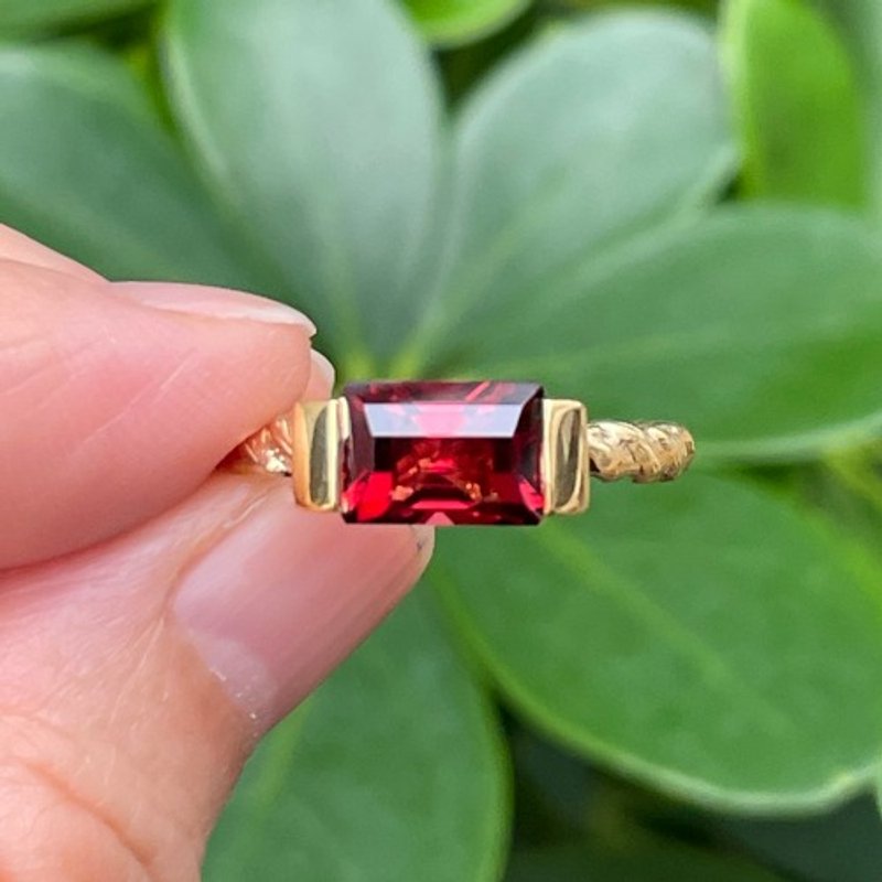 Pinkoi 代购 -  石榴石 LSQ 6×8 订制 V 石银SV925 戒指 - 戒指 - 宝石 