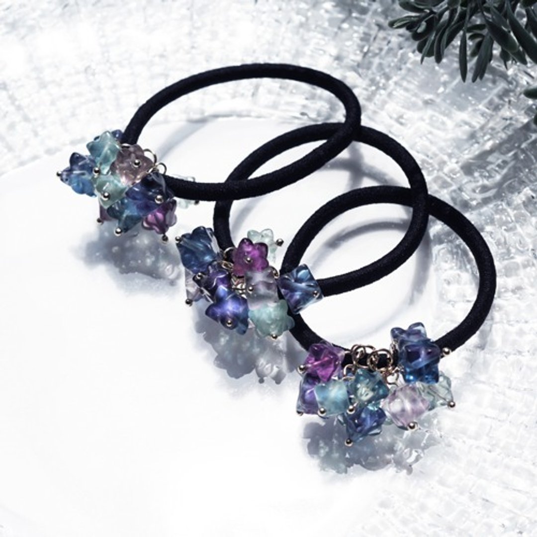 Hydrangea-colored hair tie with engraving and fluorite bundle Aurora - 发饰 - 宝石 蓝色