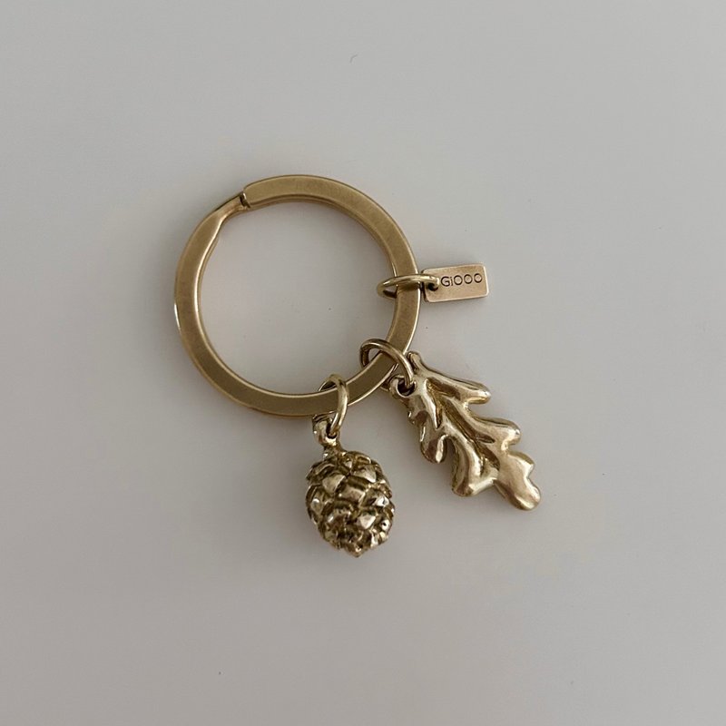 森林小物—毯果&夏栎叶 2件组 黄铜钥匙圈吊饰 - 吊饰 - 铜/黄铜 