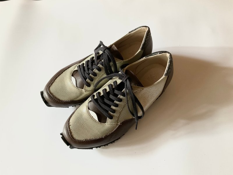 独一无二的促销，半价 | 时尚、休闲、混合不同材质，独一无二 - 女款休闲鞋 - 真皮 金色