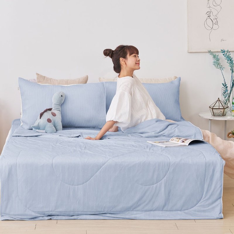 凉被 / Cool-Fi科技凉感 / Huggy 冰丝凉感被 / 蓝铃草 台湾制 - 被子/毛毯 - 其他材质 蓝色