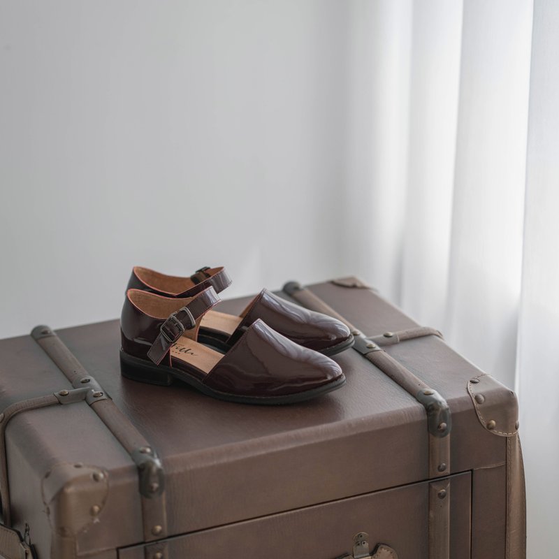 爱丽丝的梦游仙镜 _ 酒红 - 女款休闲鞋 - 真皮 红色