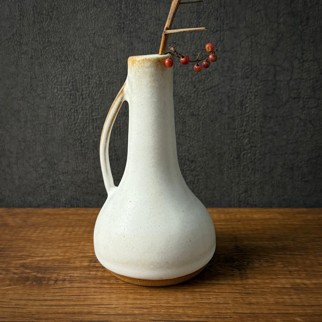 【小丸花器】温润  奶霜釉 长帛子 花器 花瓶 - 花瓶/陶器 - 陶 白色
