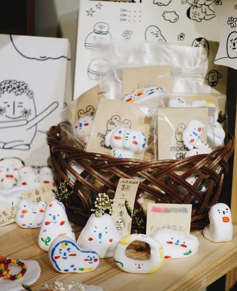 手绘彩色小花瓶 动物 形态 公仔 随机 - 摆饰 - 其他材质 多色