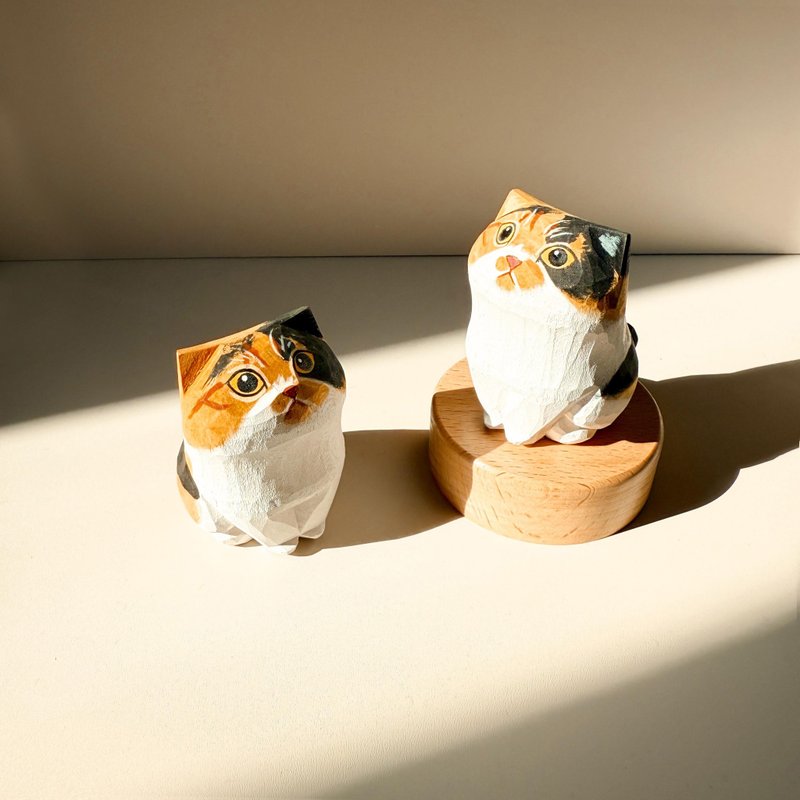 原木 小猫 猫咪 定制化 手工木雕 公仔摆饰 来图订制 底座刻名 - 摆饰 - 木头 咖啡色