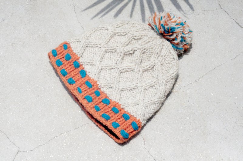 情人节礼物 手工编织纯羊毛帽/ 编织帽 / 针织毛帽 / 内刷毛手织毛帽 / 毛线帽 - 东欧 麻花灰几何 ( 手工限量一件 ) - 帽子 - 羊毛 多色