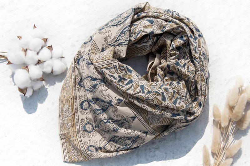 印度木刻印纯绵方巾/手工木刻印植物染围巾/草木染手工方巾-鱼儿 - 围巾/披肩 - 棉．麻 多色